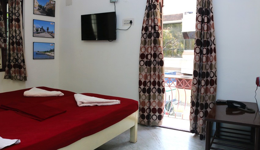 elements hostel guesthouse chennai twin room pondicherry
